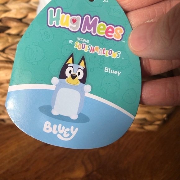 Squishmallows Hug Mees: Bluey 5” - Picture 5 of 7